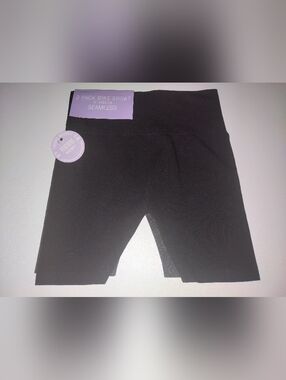 Feathers Maternity Women's 2 Pack Seamless Bike Shorts New